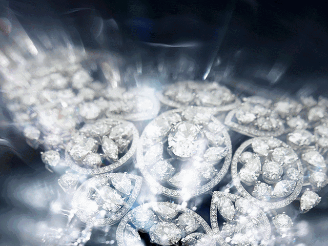 有了这4个意大利传统珠宝品牌, 你的圣诞绝对是最blingblnng的!