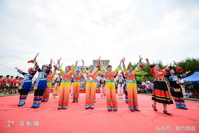 广西三月三活动不断,横县岭脚村载歌载舞热闹过春节