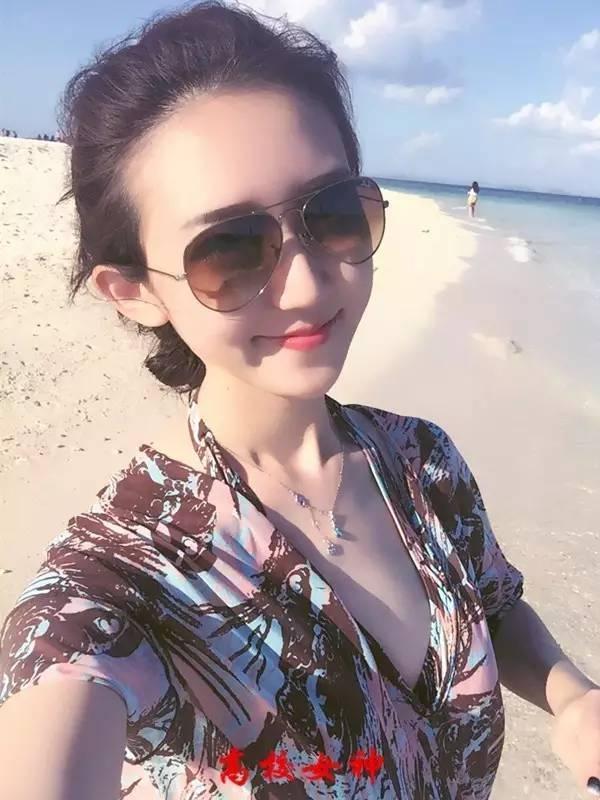 即使遮住了眼睛,也挡不住她的灵气,振爷从此爱上戴墨镜的女孩!
