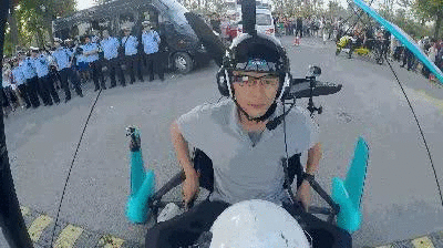 对于没做过飞机的都在想象飞机上的感觉