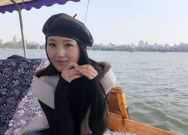 杨钰莹神秘老公是鲍国安的儿子?杨钰莹否认:没有的事