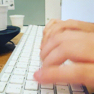 搞笑gif:妹子现在是杀了人,不是看到裸男!没必要这表情吧