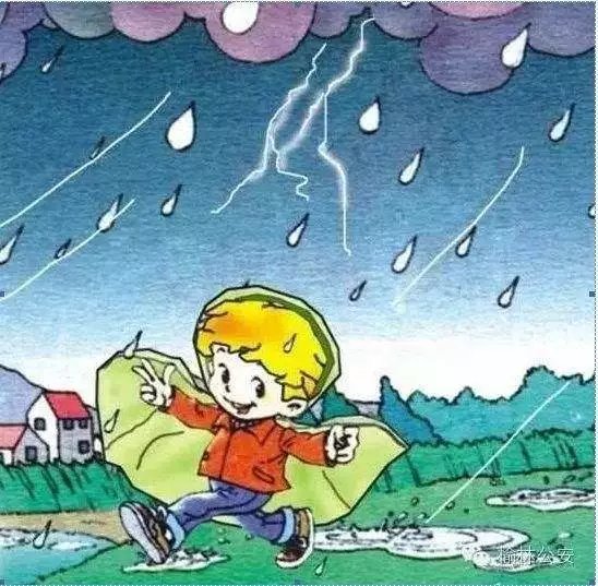 "预警"暴雨持续!和平县大楼路口变"水泥路",市民经过注意安全!