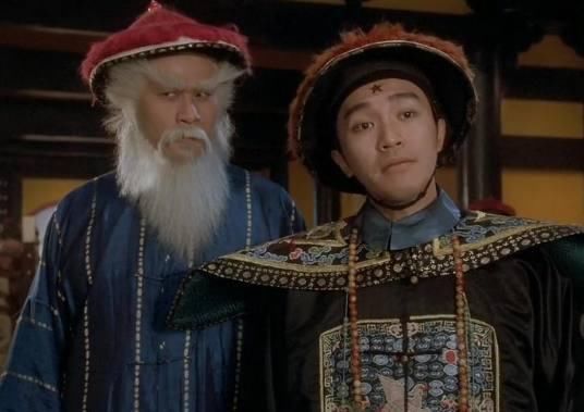六.1994年《九品芝麻官》星爷饰演包龙星