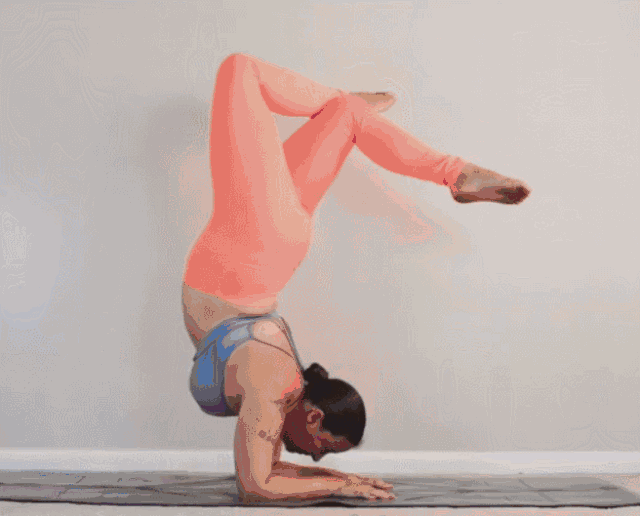 她胖到200多斤,被群嘲到患抑郁症,如今靠瑜伽重获新生