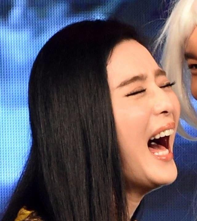 这些女星大笑真可怕,刘亦菲仙气全无,最后一位好可怕