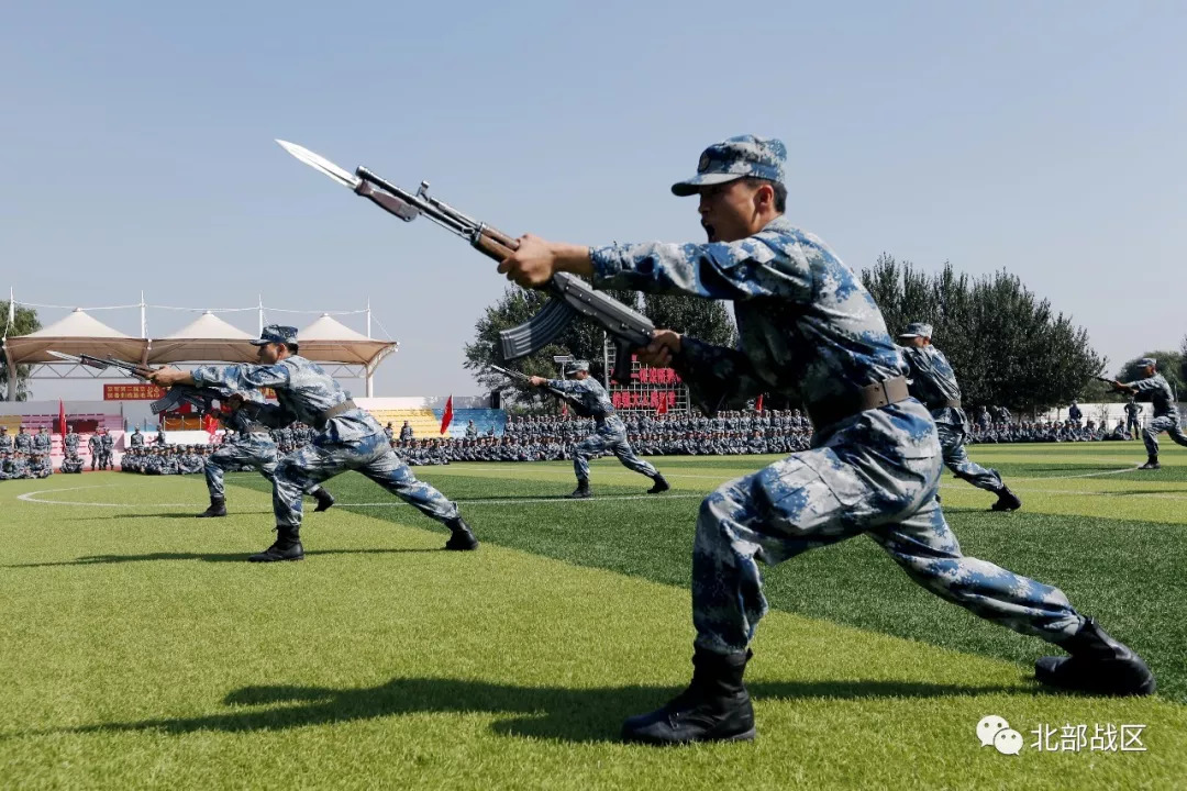 北部战区空军某部组织纪念"九·一八"暨新兵入伍训练开训典礼