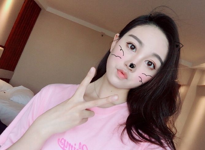 空姐工作照和生活照你更喜欢那种气质?猜猜是哪个航空