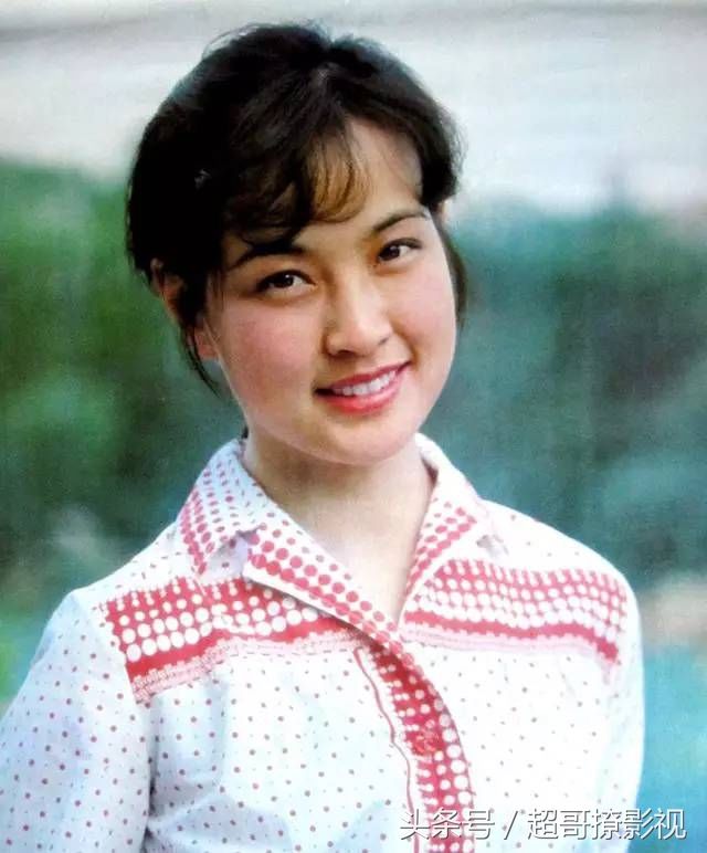 笑容很甜美的刘晓庆.