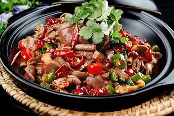 下酒好菜 麻辣酸爽的爆炒鸡杂