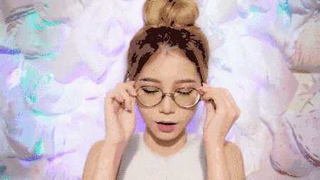 还在戴美瞳?倪妮ab都争着化的眼镜妆才是真真真时髦!