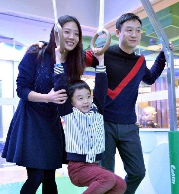 他的妻子同样是1米60,杨云曾是中国体操女队的队长. 邹凯,体操,1米58.