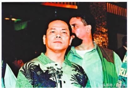 他让张子强下跪,让向华强吃瘪,却因为拍自传电影进了监狱!