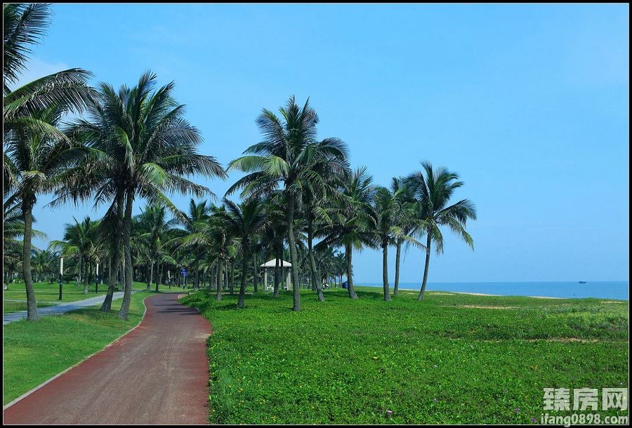 【海口假日海滩】 地点:海口 景点:假日海滩_骑楼老街_琼崖纵队旧址