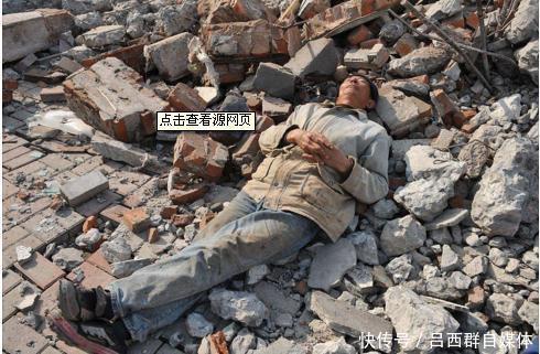 最心酸的农民工照片,他们的钱挣得有多么不容易,感动许多人