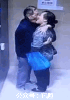 搞笑gif:大爷还是你大爷,大娘换了一茬又一茬!