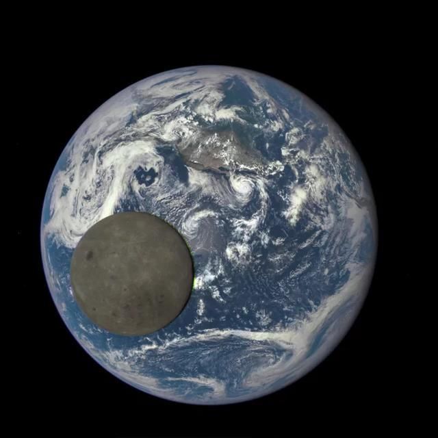 500万公里外看地球和月球,原来月亮离我们这么远