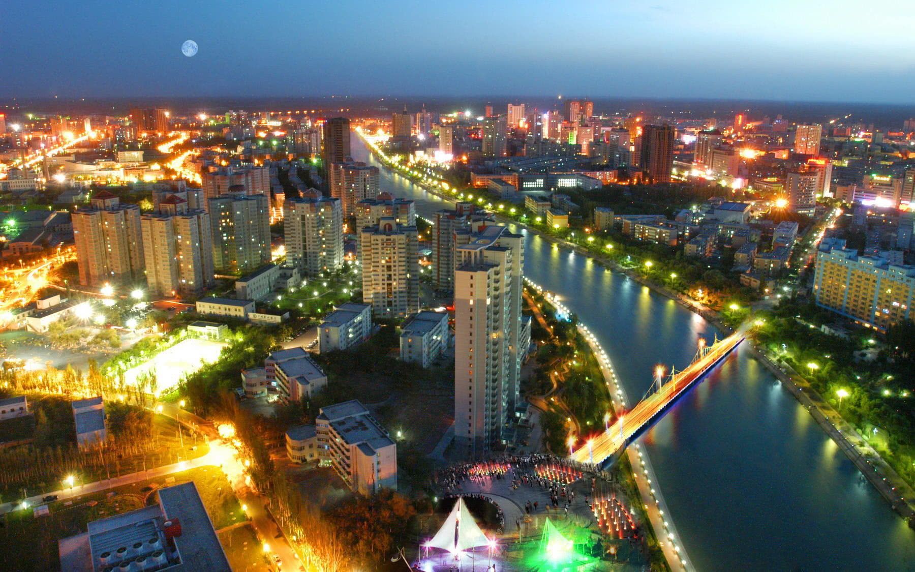 每座城市都非常有特色,今天就给大家介绍新疆巴音郭楞的首府,库尔勒!