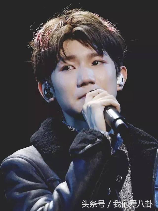 tfboys哭的瞬间 王俊凯哭到哽咽,王源强忍泪水,千玺让
