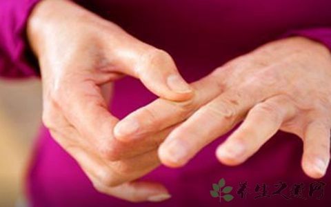 3,内分泌因素 因为类风湿关节炎多发生于女性,怀孕期间关节炎症状常