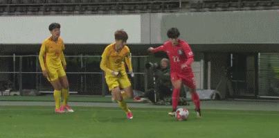 东亚杯-两记神仙球!中国女足3-1韩国 迎首胜夺季军