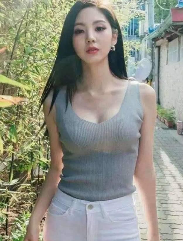 街拍:性感东莞街头照片身材夏日,图1的丰满身刘涛美女性感丝袜v性感图片