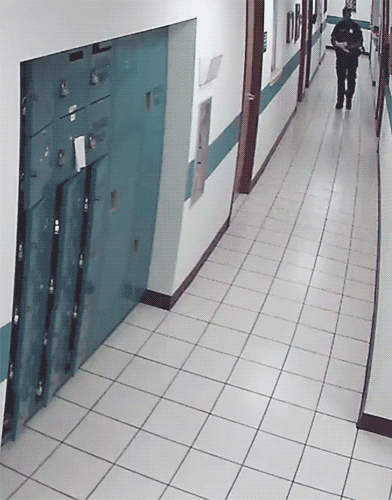 哎呦,吓死宝宝了额