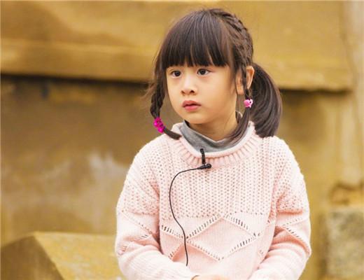 田亮把森碟的发型交给网友做主,9岁的她告别刘海,改走