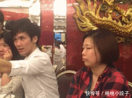 爆笑gif:路边捡到一只猫,就是有点凶