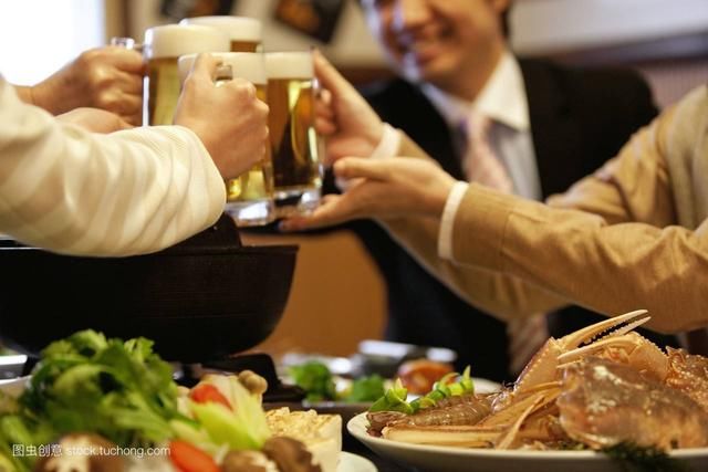 其实喝酒会给你带来六大好处!你喝对了吗?