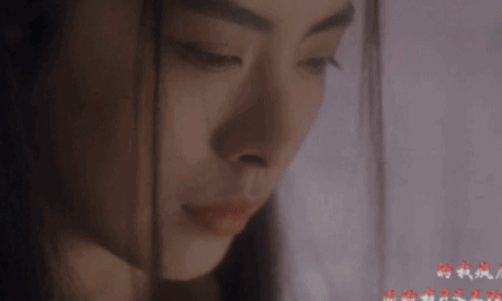 一个朋友,晒出了当年和王祖贤的合影照,美人在骨不在皮
