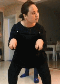 搞笑gif:敢问英雄,阁下祖上是大名鼎鼎的铁掌水上漂裘