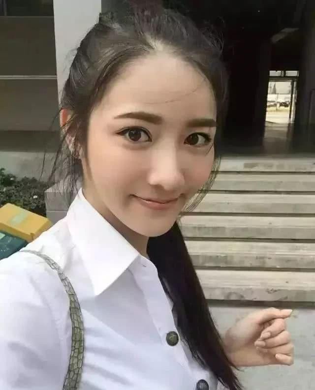 泰国征兵现场"美女如云",却并非招女兵,这是咋回事?