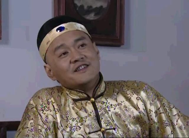 两人同演《李卫当官》,一人早已成一线大腕,一人却还在3线飘?