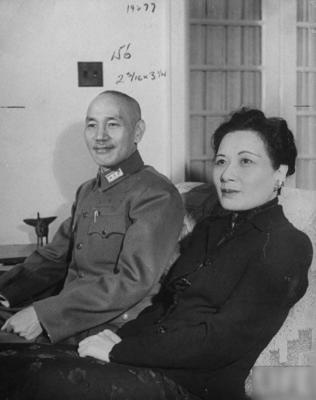 宋美龄问孔祥熙女儿:钱够用吗?她这般回答,宋美龄此后