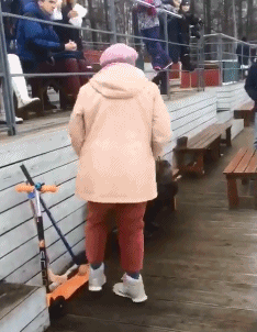 搞笑gif:家族秃顶的基因,那不是一般的强大啊