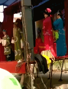 搞笑趣图:一把年纪了还这么顽皮!-北京时间