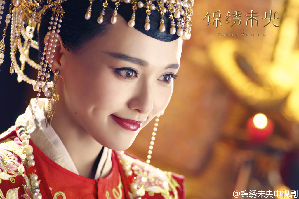 赵丽颖刘诗诗李沁 影视剧女演员黑化红衣浓妆极尽妖冶