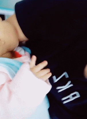 女儿给种的草莓.我们是信了,不知道你媳妇和榴莲壳信不信!