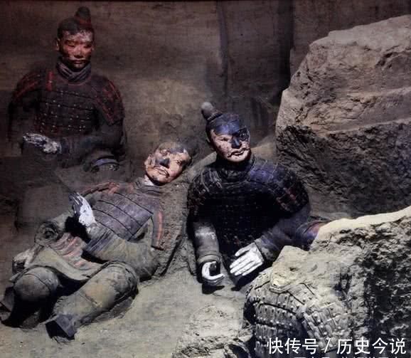 秦始皇兵马俑千人千面,难道真是用活人烧制而成?专家说出了原因