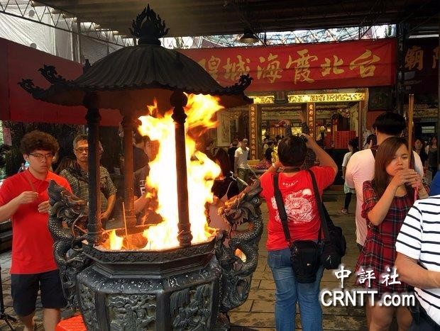 中评镜头:台北霞海城隍庙 月老闻名海内外