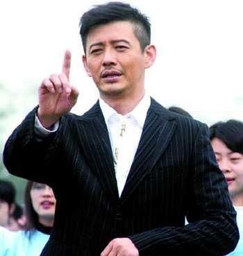 董卿的初恋男友程前如今变成了这样 老婆是时尚圈外人