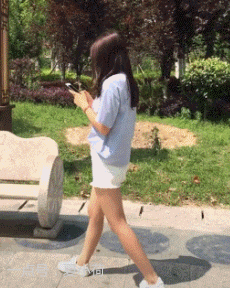 搞笑gif:妹子做仰卧起坐,这小哥根本就不是对手啊!