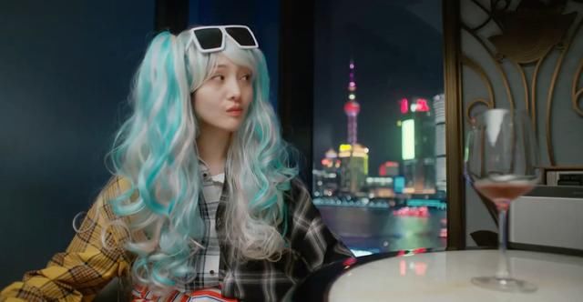 《我的保姆手册》最新剧照,郑爽变身ai智能少女,偶遇