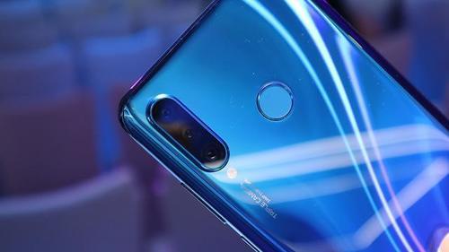 华为nova4e上手体验:后置三摄 麒麟710 128gb内存,打个分?