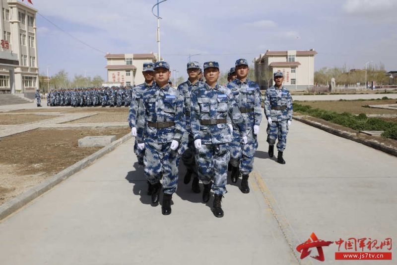 西部战区空军:沙场练兵 厚积而薄发