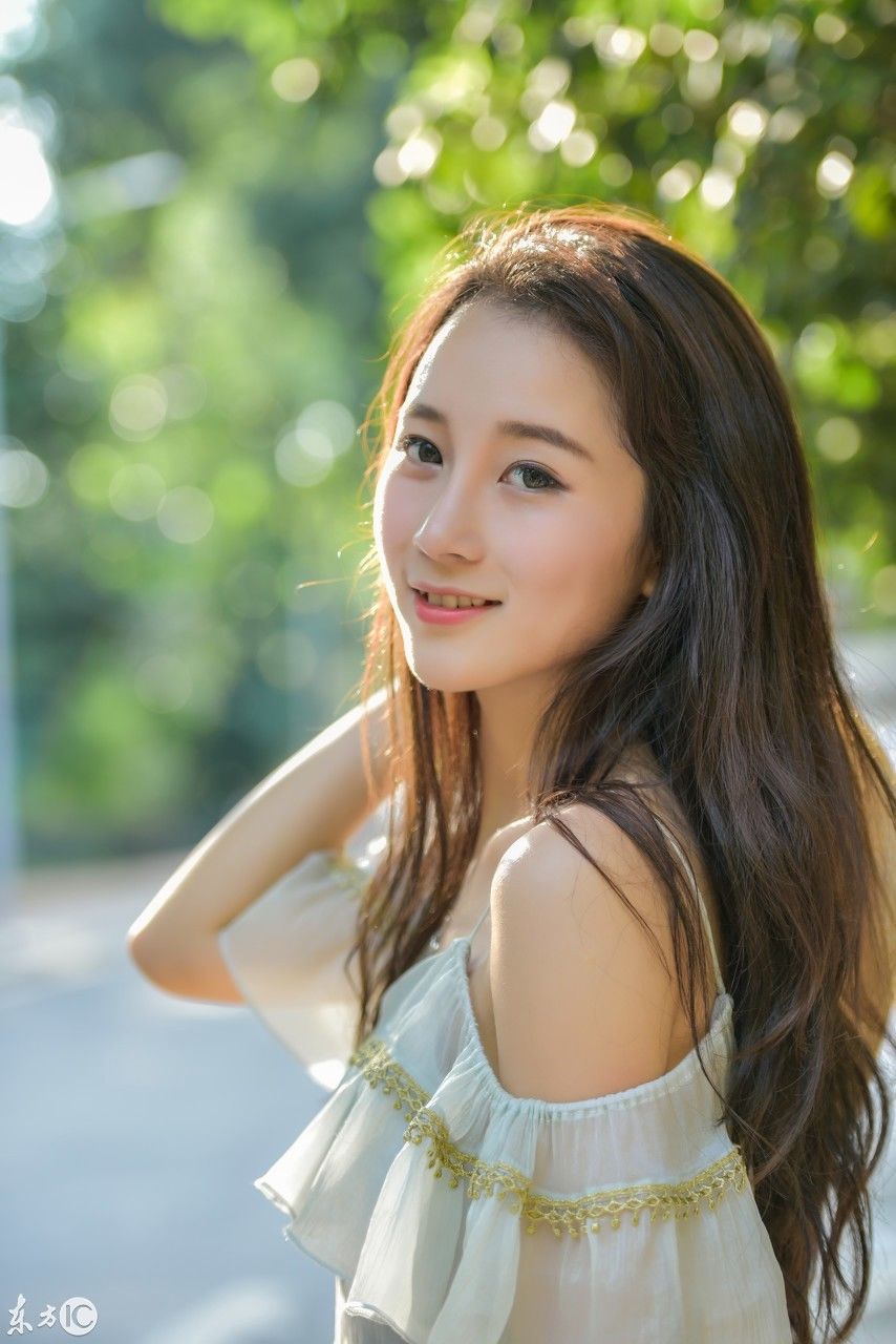 美女连拍,笑起来更好看