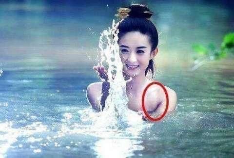 最搞笑的穿帮镜头,看赵丽颖露了啥,关晓彤的更离谱