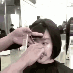 搞笑gif:这么一个有趣灵魂的姑娘,赶紧娶了吧