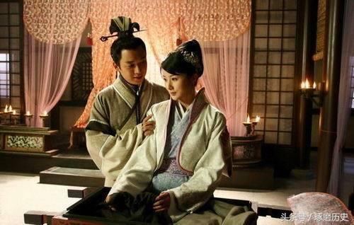千金小姐嫁妆多,穷小子受不起,女方自降身价,男方终成